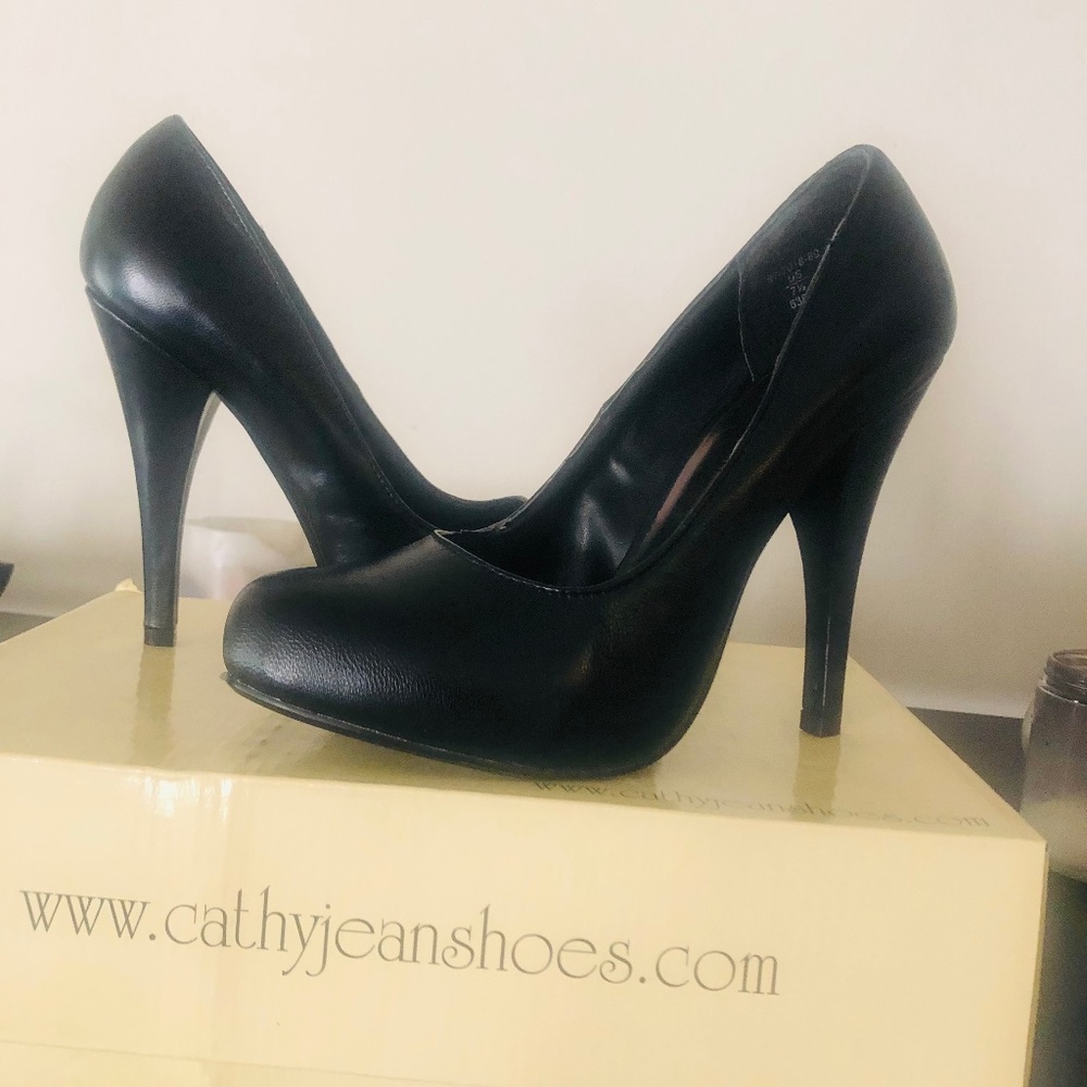 .Cathy Jean Black 5 “ High Heels in Size 7 1/2 New